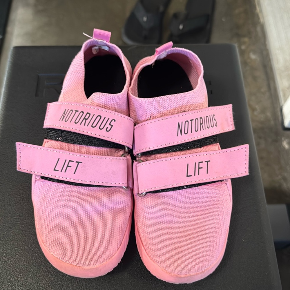 Notorious Lift sumo shoes